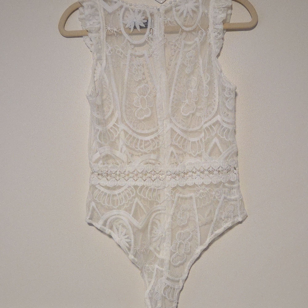 New White Lace Sleeveless Bodysuit M - Picture 4 of 4